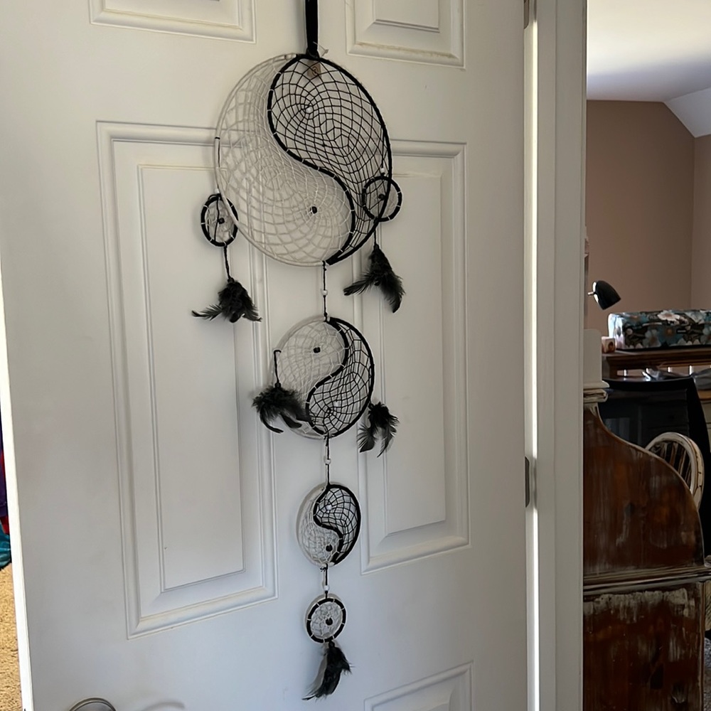 Yin/yang dream catcher